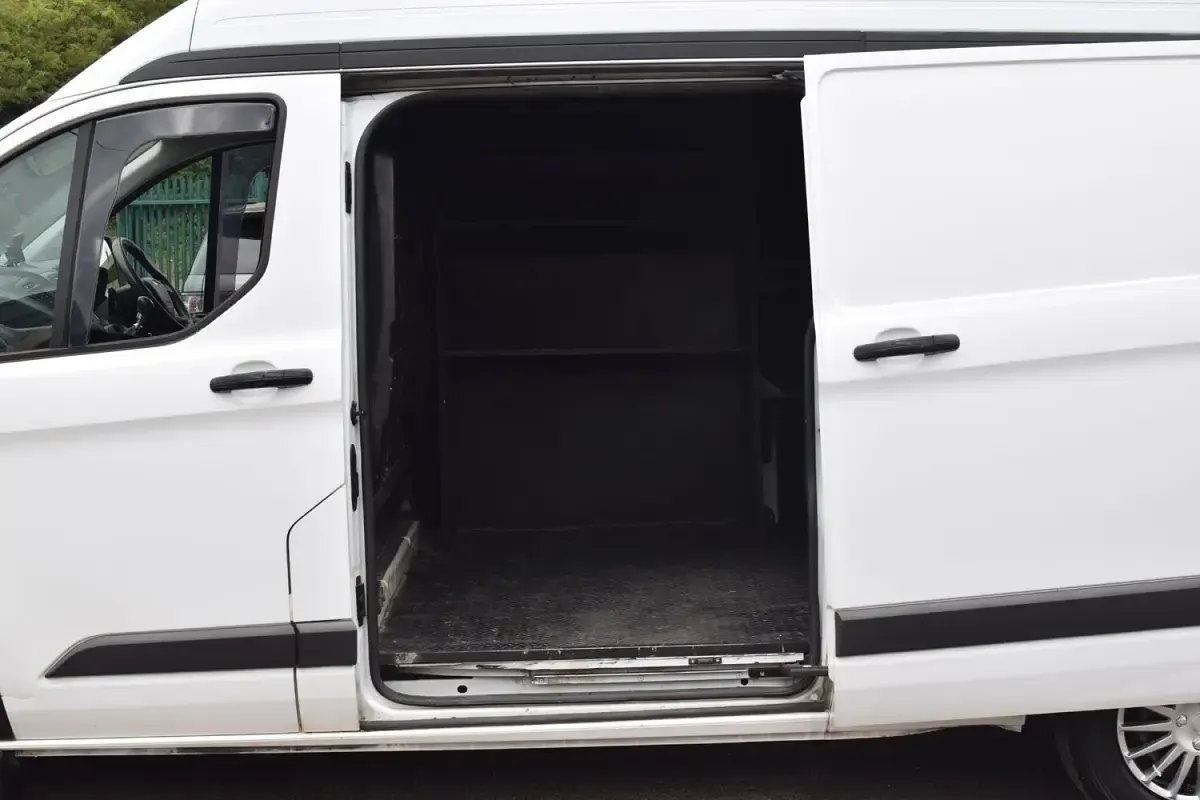Used Ford Transit Custom 100 HP (73 kW) 2015 White Van