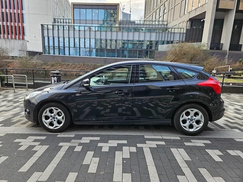Black Used 2011 Ford Focus Hatchback | £1,650 (Fair price) - Image 1/4
