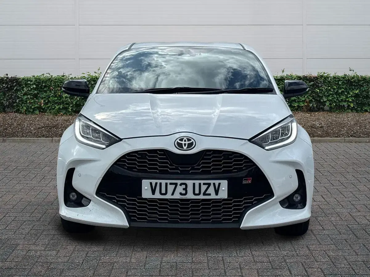 Used Toyota Yaris Sport 116 HP (85 kW) 2023 White Hatchback