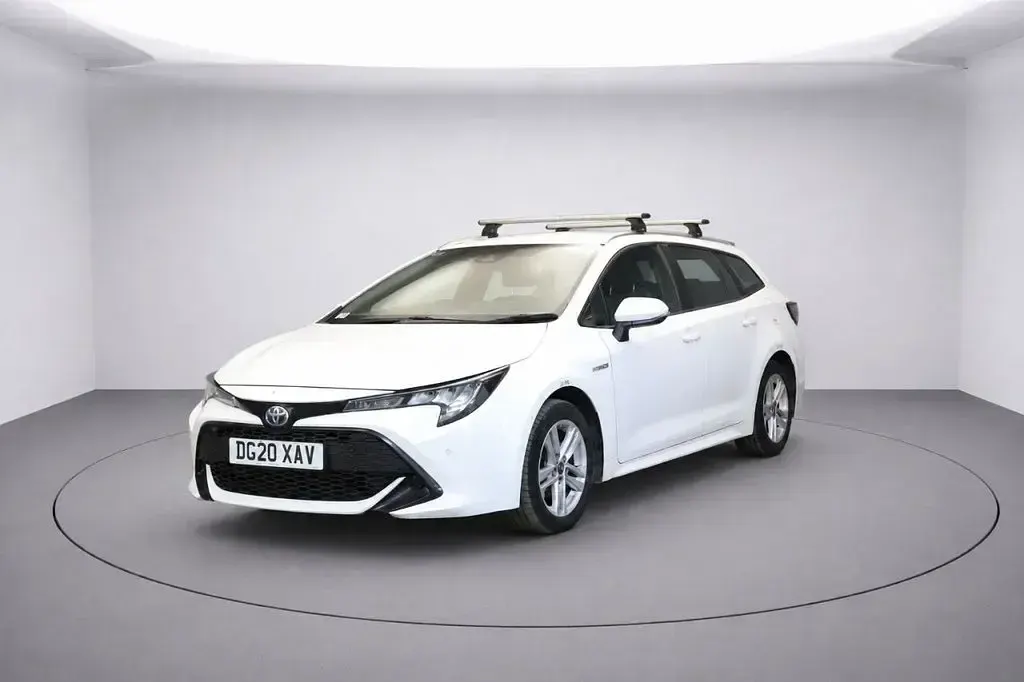 Used Toyota Corolla 122 HP (89 kW) 2020 White Estate