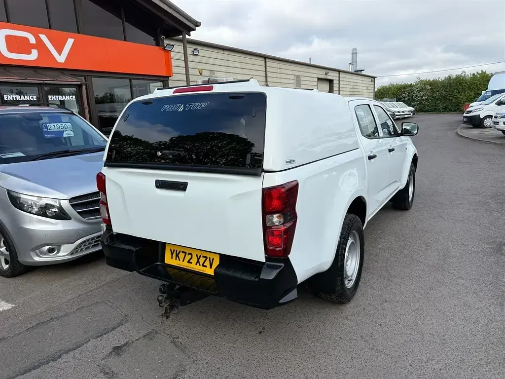 Second-hand Isuzu D-Max 163 CP (119 kW) 2022 Alb Pickup