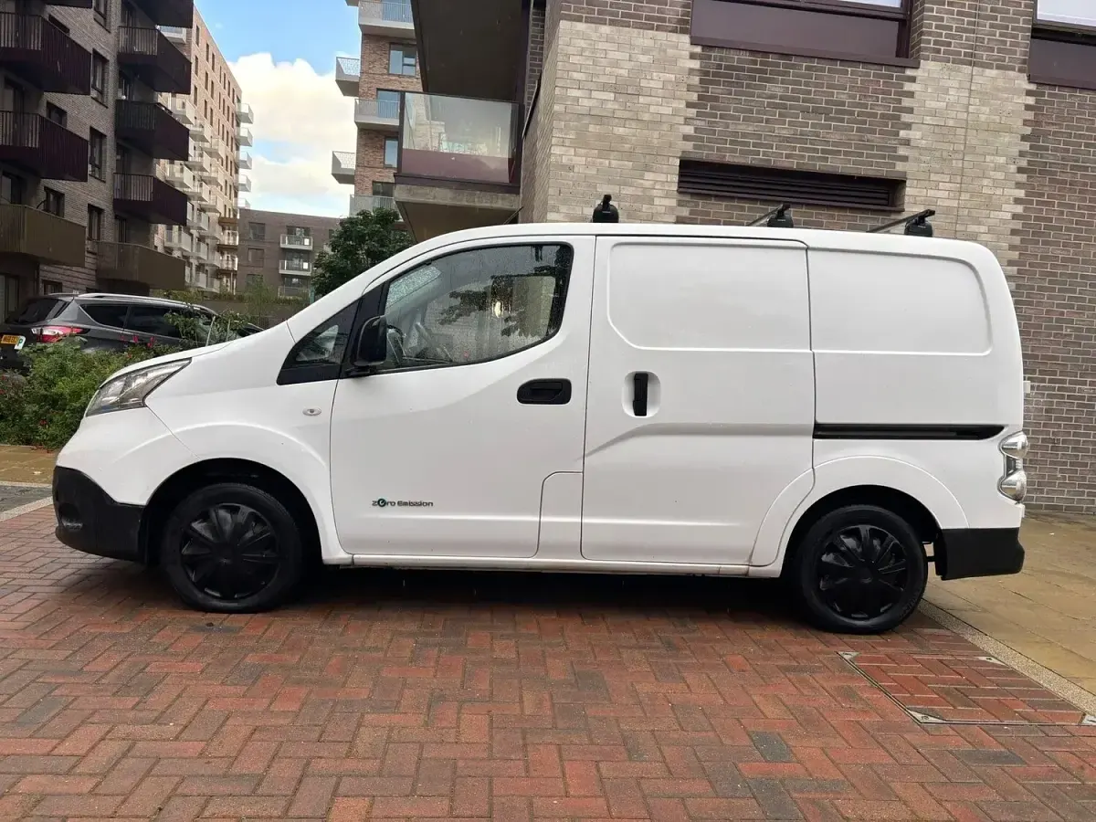 Used Nissan e-NV200 Acenta 24 kW (33 HP) 2015 White MPV