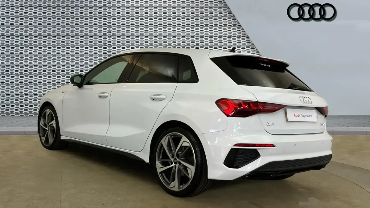 Used Audi A3 Advanced 150 HP (110 kW) 2022 White Sedan