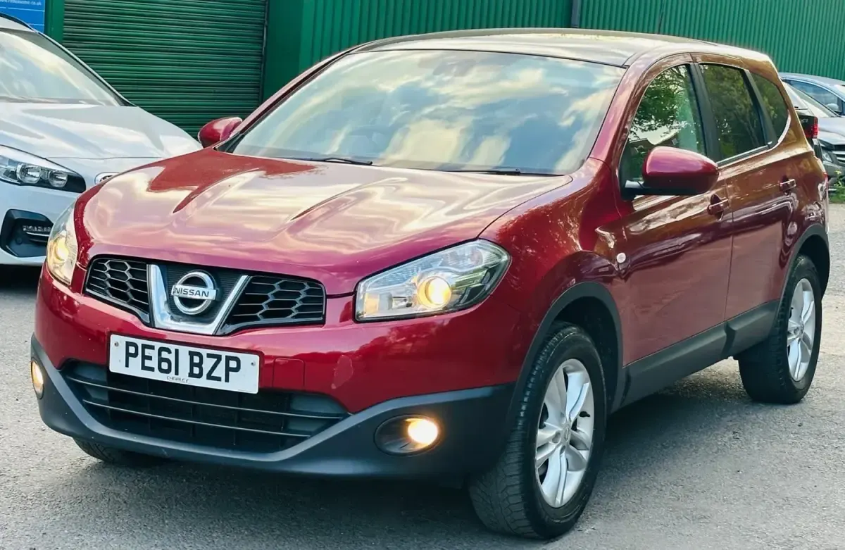 Second-hand Nissan Qashqai +2 Acenta 117 CP (86 kW) 2011 Roșu SUV
