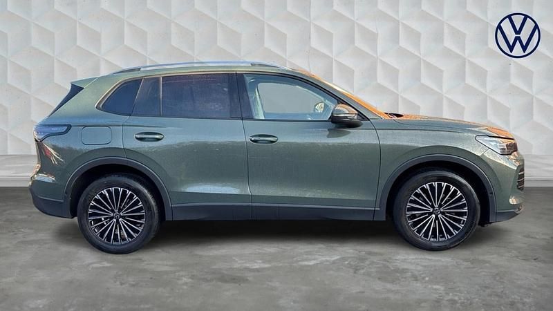 Used VW Tiguan Match 150 HP (110 kW) 2024 Green SUV