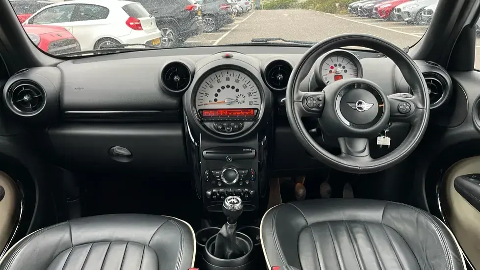 Used Mini Cooper Countryman 120 HP (88 kW) 2014 White SUV