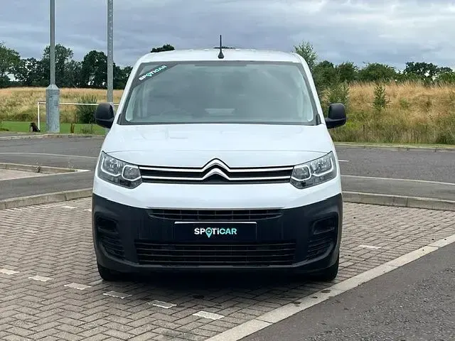 Used Citroën Berlingo 100 HP (73 kW) 2023 White MPV