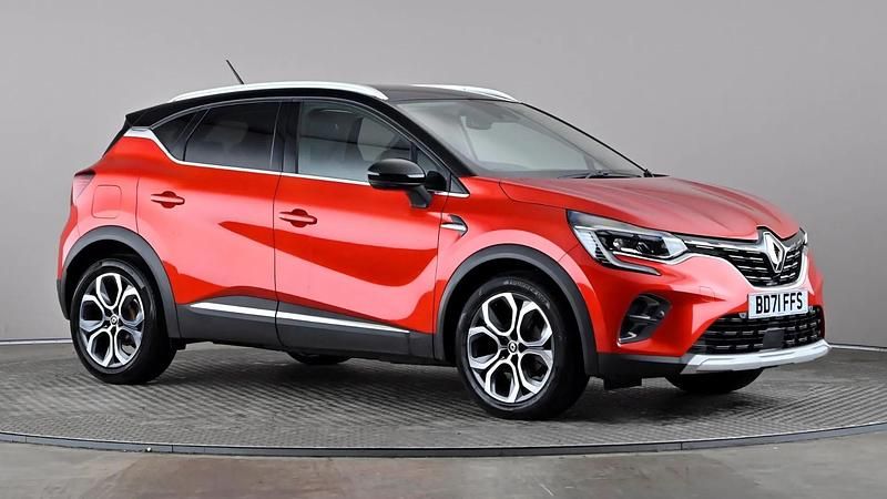 Used Renault Captur Version S 140 HP (102 kW) 2021 Red/black SUV