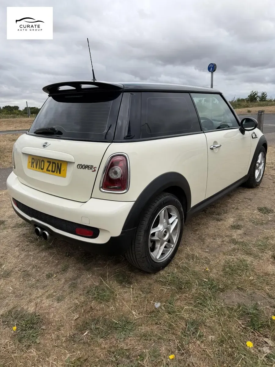 Used Mini Cooper S Hatch 175 HP (128 kW) 2010 White Hatchback