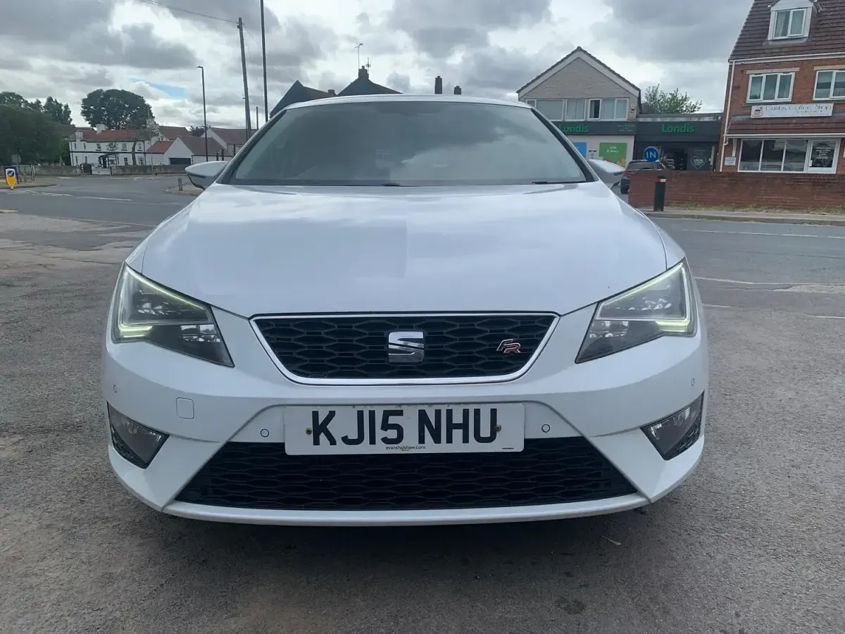 Used Seat Leon FR 150 HP (110 kW) 2015 White Hatchback