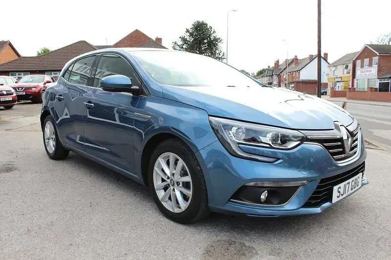 Used Renault Mégane IV Dynamique 130 HP (95 kW) 2017 Blue Hatchback