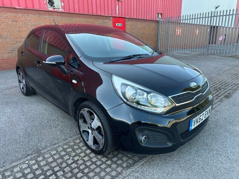 Black Used 2012 Kia Rio 3 Hatchback | £3,495 (Fair price) - Image 1/4