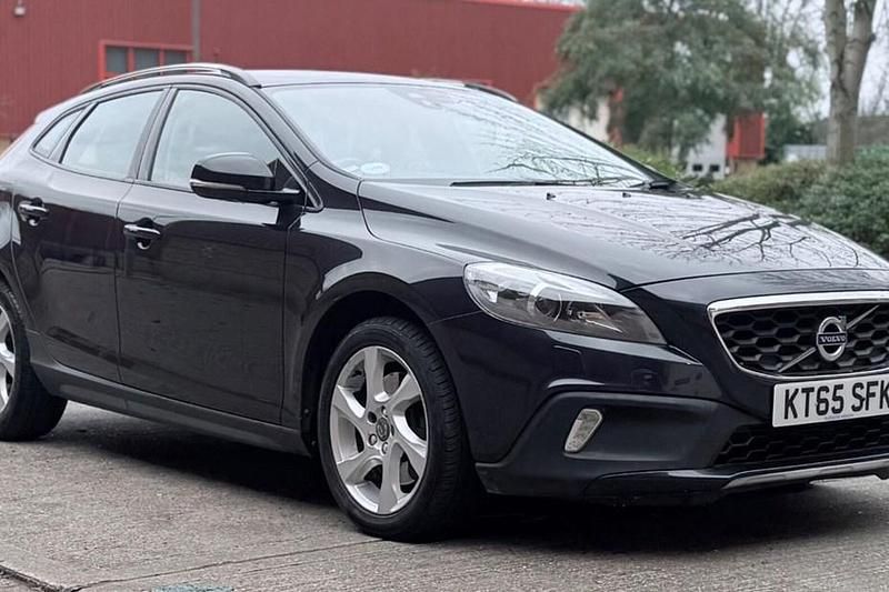 Used Volvo V40 CC 120 HP (88 kW) 2016 Estate