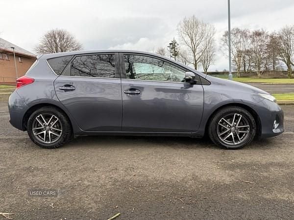 Used Toyota Auris 2015 Blue Hatchback