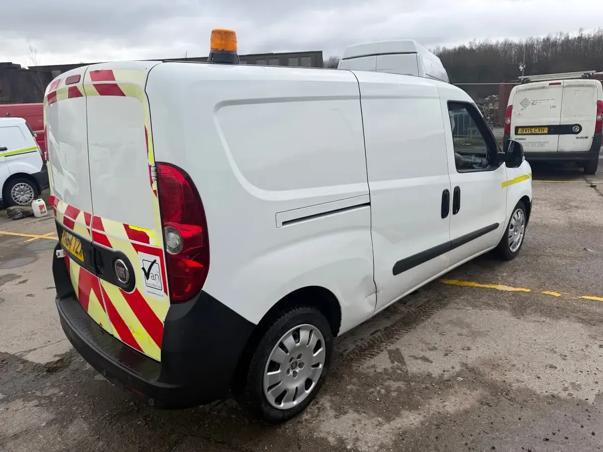 Used Fiat Doblò 105 HP (77 kW) 2014 White MPV