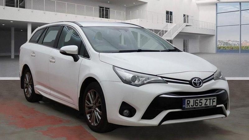 Used Toyota Avensis Business Edition 2015 White Estate