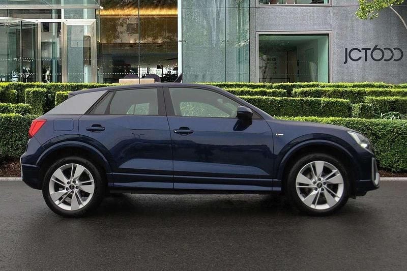 Used Audi Q2 S-Line 190 HP (139 kW) 2022 Blue SUV