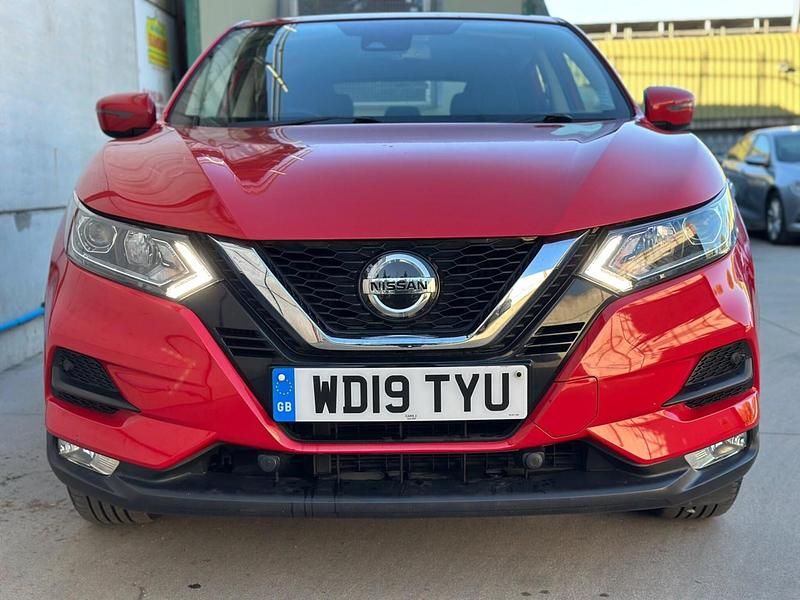 Used Nissan Qashqai Acenta Premium 2019 Red SUV
