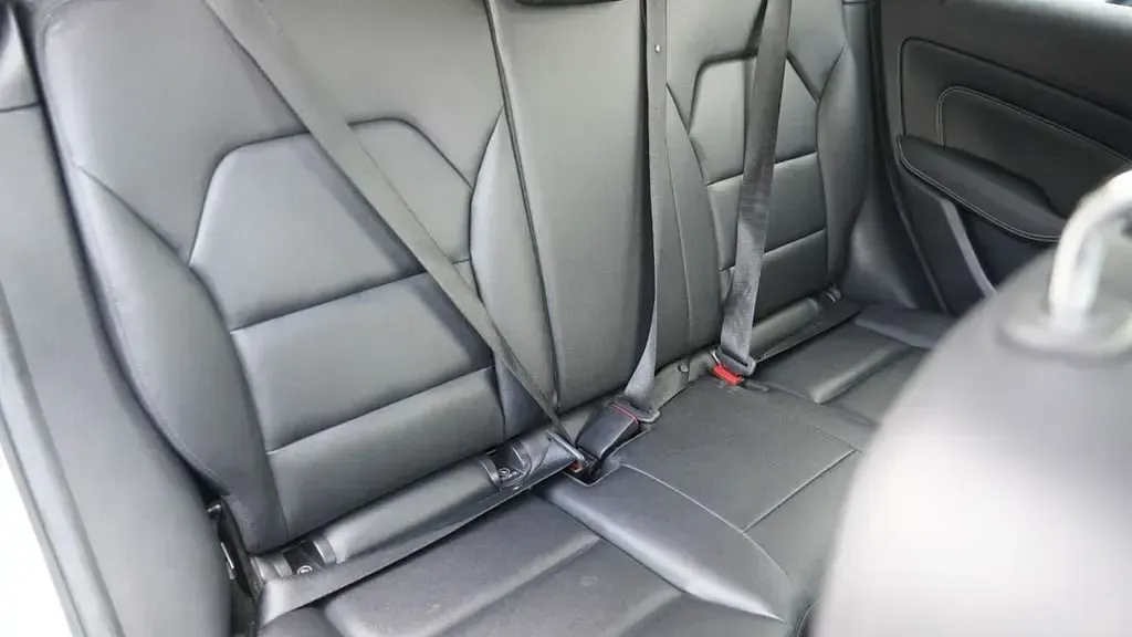 Usado Mercedes B180 109 CV (80 kW) 2014 Plateado Monovolumen