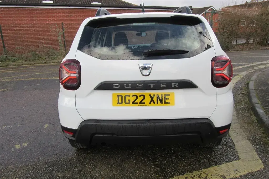Used Dacia Duster Essentiel 90 HP (66 kW) 2022 White SUV