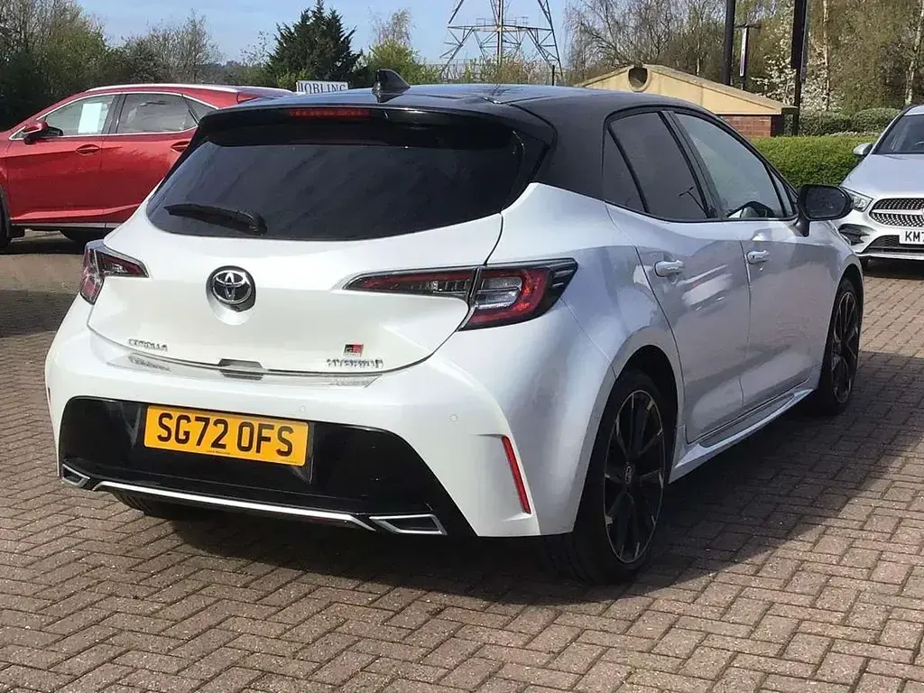 Used Toyota Corolla Sport 196 HP (144 kW) 2022 White/black Hatchback