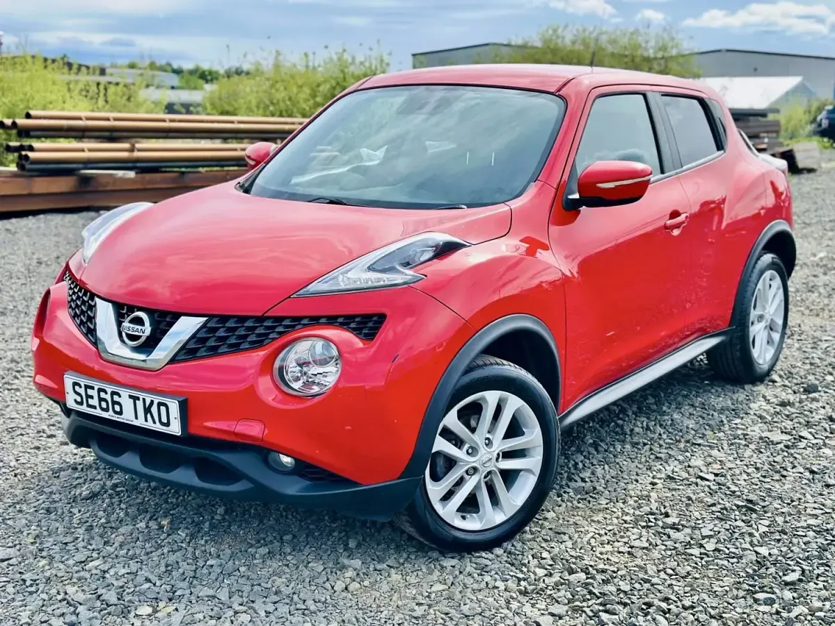 Używany Nissan Juke Acenta 2017 Czerwony SUV