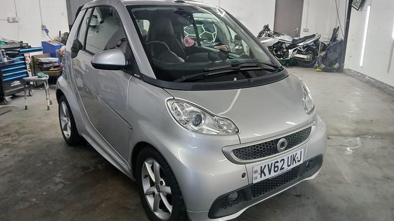 Used Smart ForTwo Cabrio Pulse 2012 Silver Cabriolet