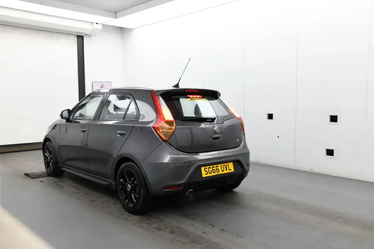 Usado MG MG3 106 HP (77 kW) 2016 Cinzento Citadino