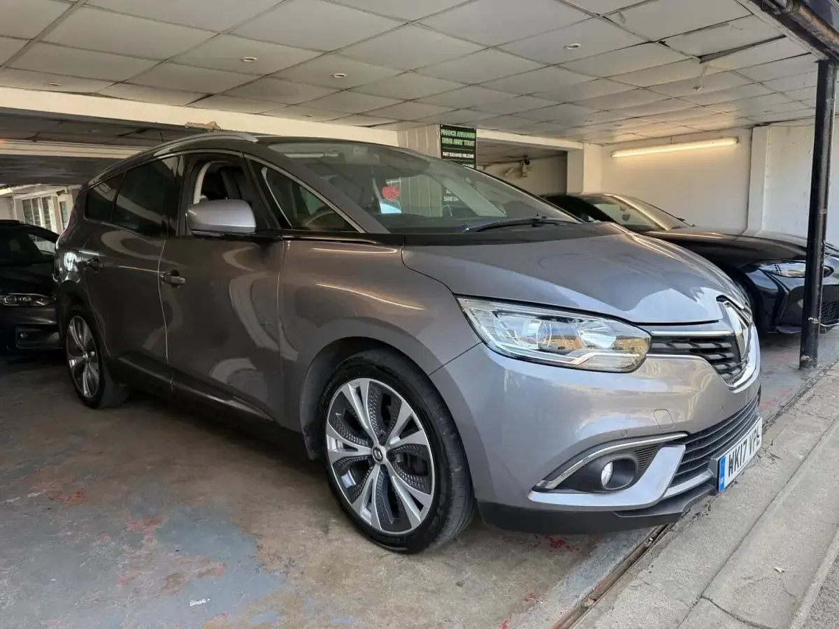Used Renault Grand Scénic IV Dynamique 128 HP (94 kW) 2017 Grey MPV