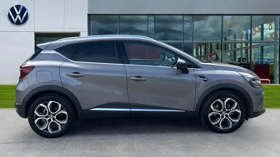 Used Renault Captur Techno 142 HP (104 kW) 2023 Grey SUV