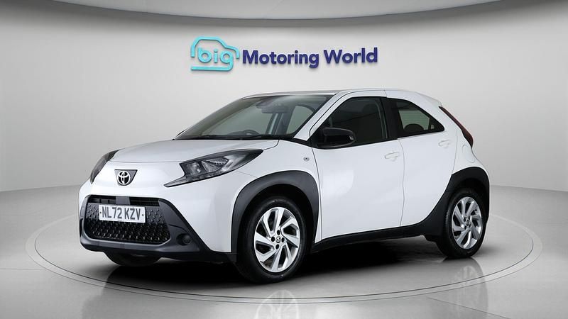 Used Toyota Aygo X PURE 71 HP (52 kW) 2022 SUV