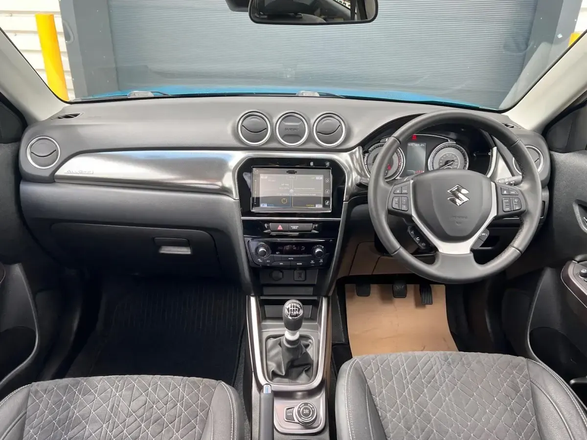 Käytetty Suzuki Vitara SZ5 2023 Katumaasturi