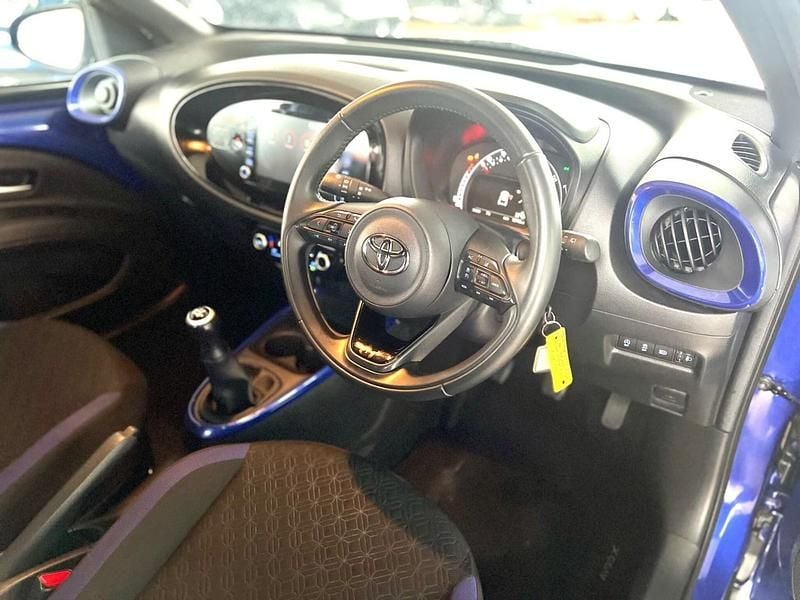 Used Toyota Aygo X 72 HP (52 kW) 2022 Blue SUV