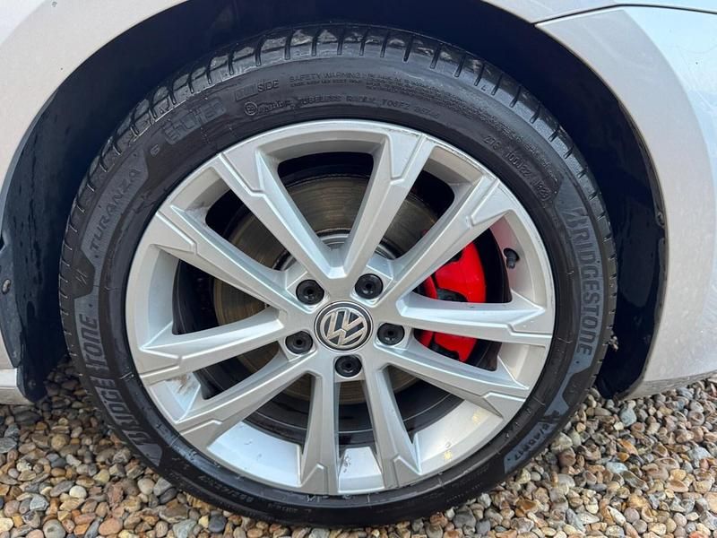Usado VW Golf VII GT 2014 Prateado Citadino