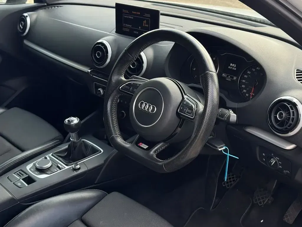 Used Audi A3 S-Line 125 HP (91 kW) 2015 White Hatchback