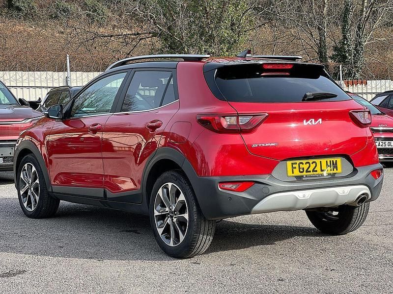 Used Kia Stonic 118 HP (86 kW) 2022 Red SUV