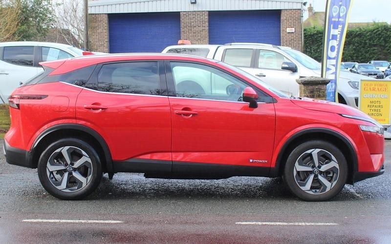 Used Nissan Qashqai N-Connecta 190 HP (139 kW) 2023 Red SUV