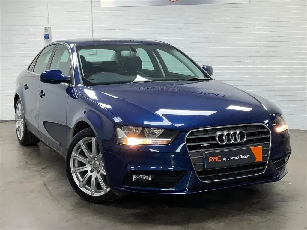 Used Audi A4 Advanced 2015 Blue Sedan