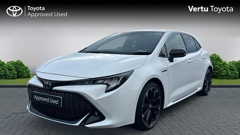Used Toyota Corolla Sport 122 HP (89 kW) 2022 White Hatchback