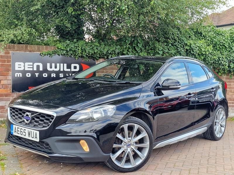 Black Used 2015 Volvo V40 CC SE Estate | £7,990 (Fair price) - Image 1/4