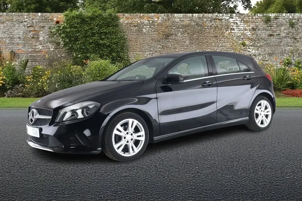 Used Mercedes A200 136 HP (100 kW) 2016 Black Hatchback
