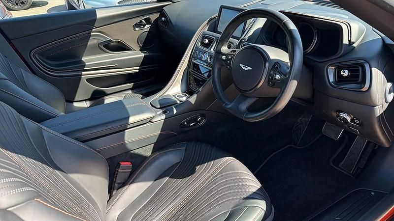 Used Aston Martin DB11 600 HP (441 kW) 2018 Orange Coupe