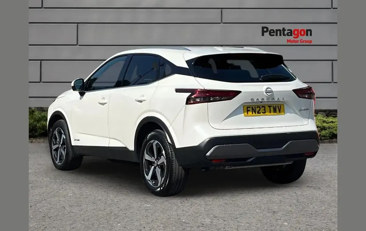 Used Nissan Qashqai N-Connecta 187 HP (137 kW) 2023 White SUV