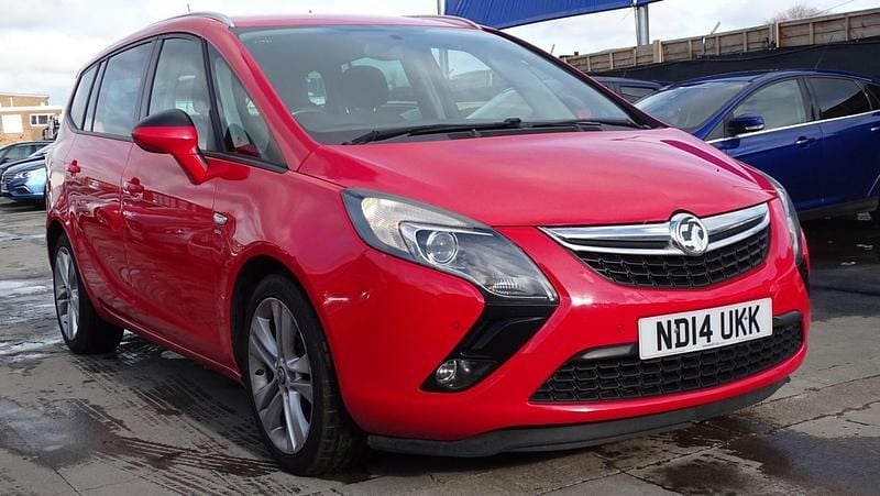 Used Vauxhall Zafira Tourer SRi 165 HP (121 kW) 2014 Red MPV