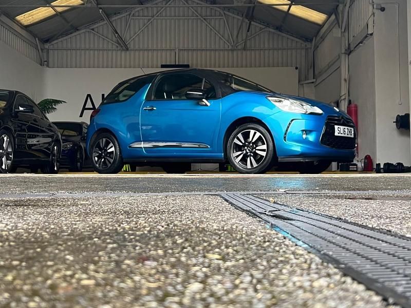 Used Citroën DS PureTech 2016 Blue Hatchback