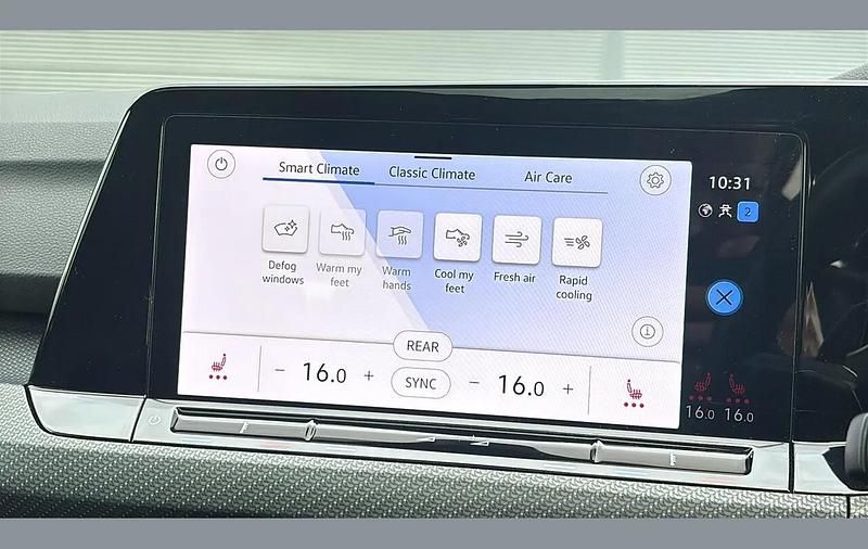 Second-hand VW Golf VIII R 315 CP (231 kW) 2023 Negru Break