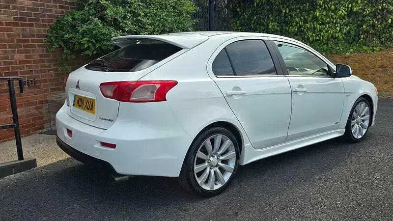 Used Mitsubishi Lancer Sportback 2011 White