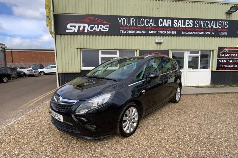 Black Used 2015 Vauxhall Zafira Tourer S MPV | £4,995 (Good price) - Image 1/1
