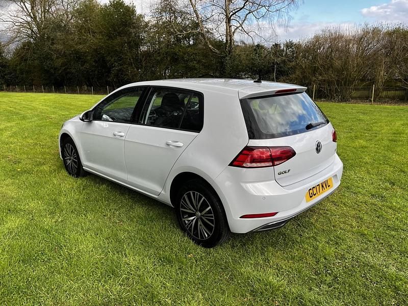 Used VW Golf VII SE 115 HP (84 kW) 2017 Silver Hatchback