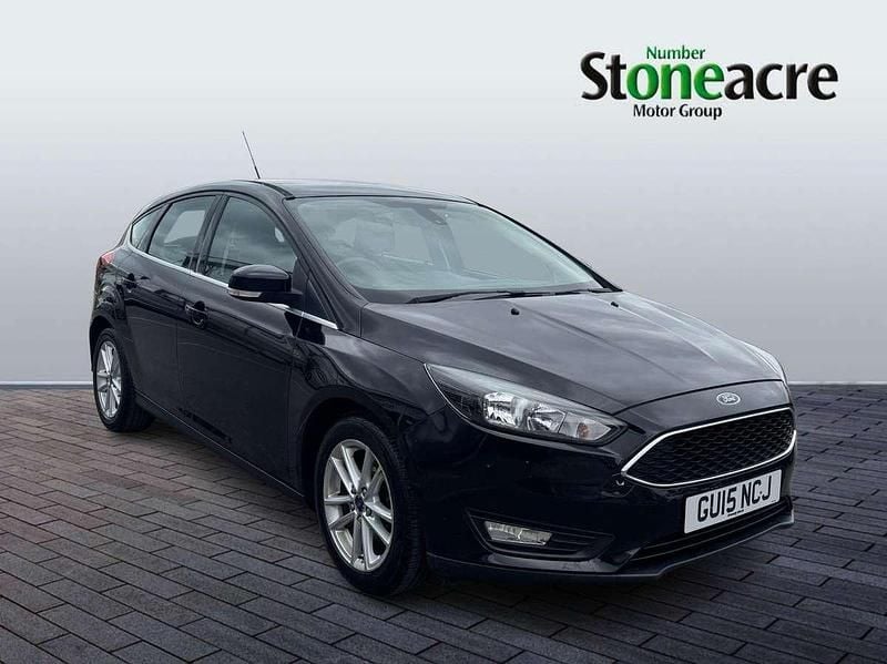Black Used 2015 Ford Focus Zetec Hatchback | £5,295 (Fair price) - Image 1/4